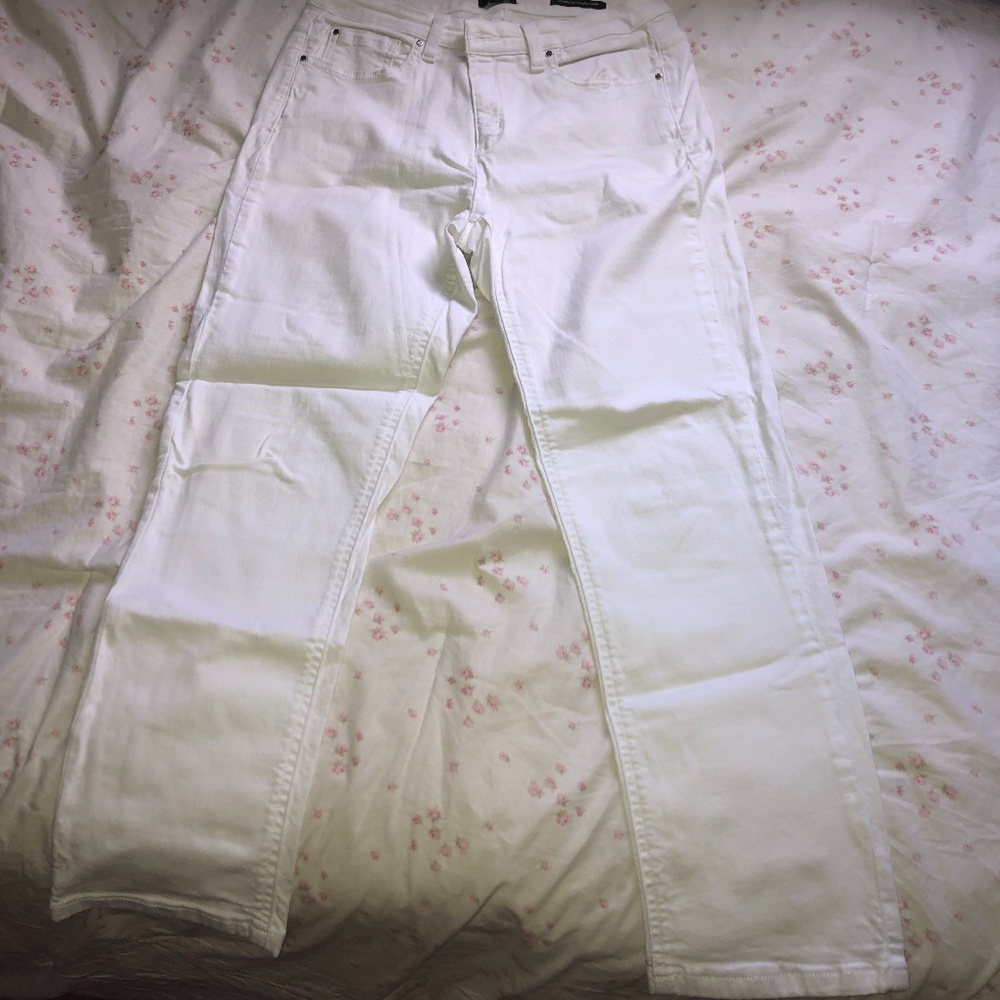 White Lexington Chuffed Capri Signature Jones NY!